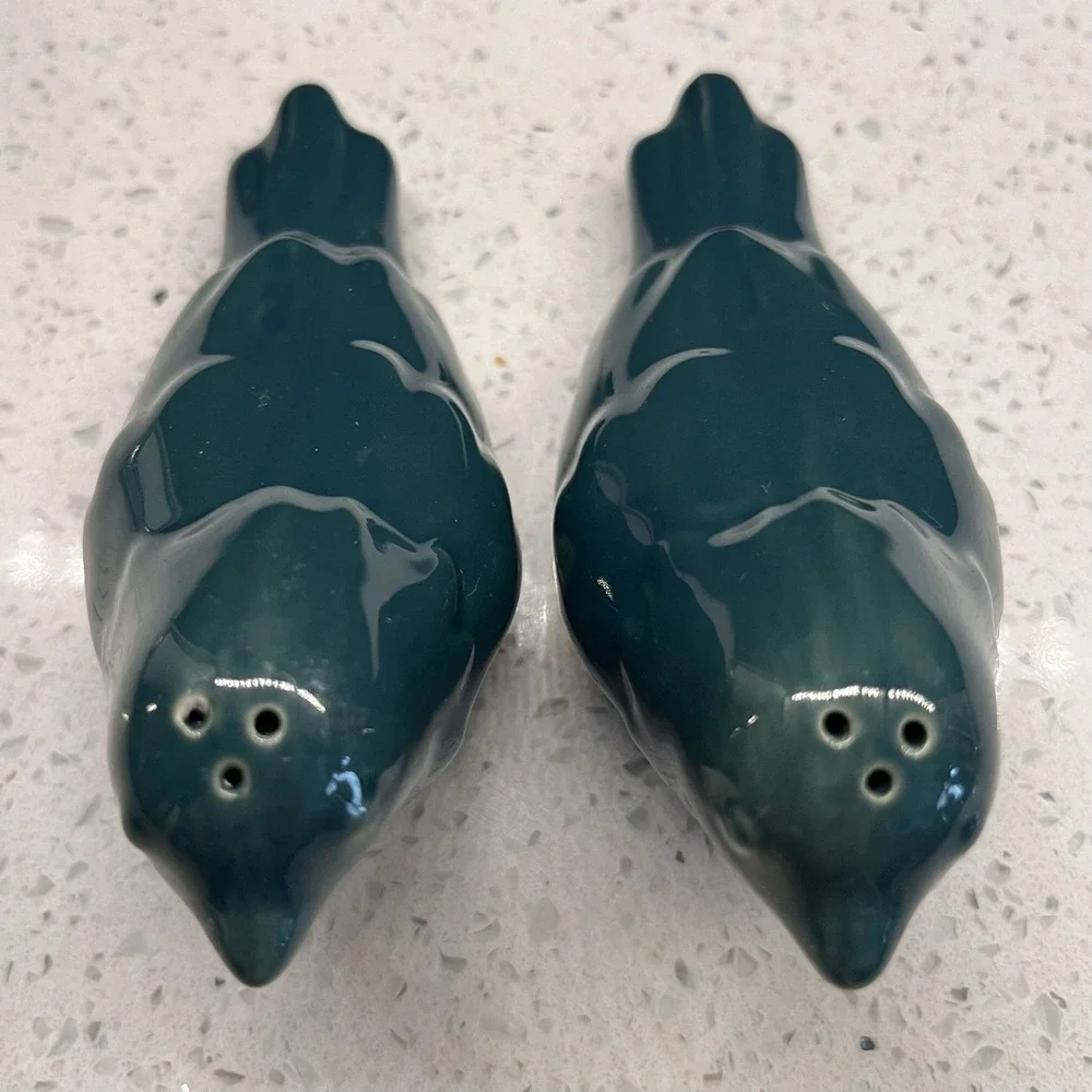 Pier 1 Imports Teal Ceramic Bird Salt & Pepper Shaker Set Retired MCM Farmhouse